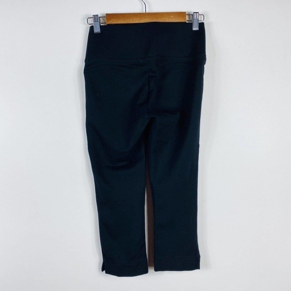Peter Nygard Size Small 6 8 Luxe Slims Capri Pull On Leggings Solid Black - Picture 2 of 3